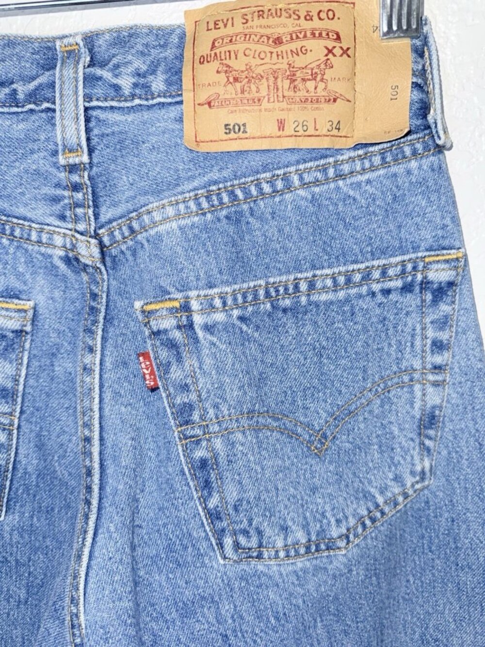 Vintage Levis 501 Jeans Womens 28x32 Blue 90s Made USA Button Fly 6501-0193 P - Picture 3 of 11